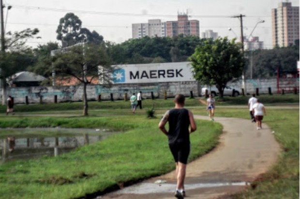 Principal área de lazer na Cohab V e Cohab II é conhecida como violênta e suja.  (Foto: Anderson Ferreira/Blog Mural)