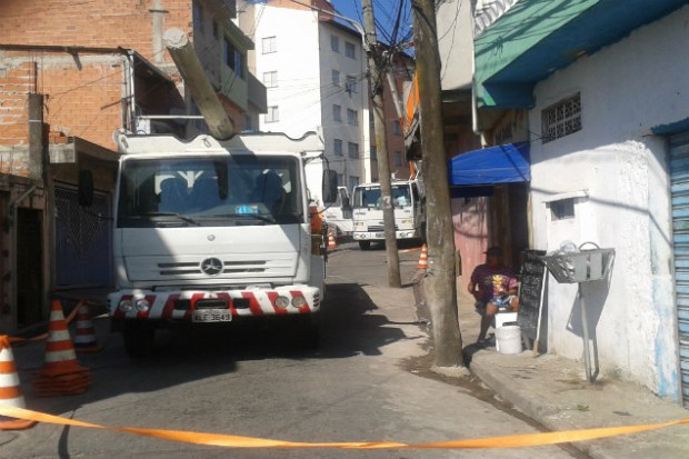 Postes da rua Maranhão.